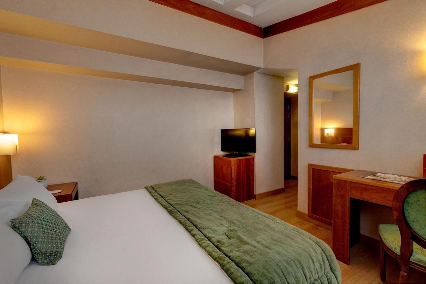 Hotel Costaa La Cage Near Delhi Airport By Gross Group New Delhi Buitenkant foto